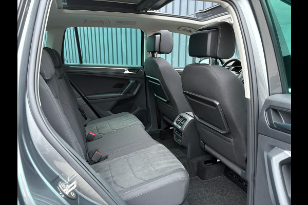 Volkswagen Tiguan 1.4 TSI 4Motion Highline | 1e eigenaar | Panodak | Camera | Keyless | LED | Elk. A-klep | Prijs Rijklaar!!