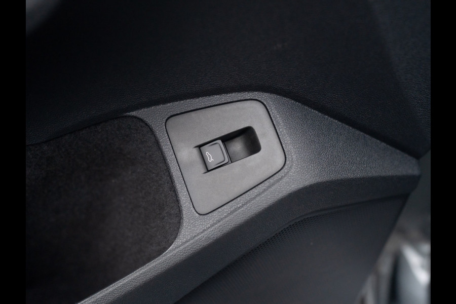 Volkswagen Tiguan 1.4 TSI 4Motion Highline | 1e eigenaar | Panodak | Camera | Keyless | LED | Elk. A-klep | Prijs Rijklaar!!