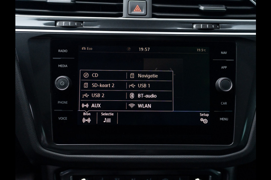 Volkswagen Tiguan 1.4 TSI 4Motion Highline | 1e eigenaar | Panodak | Camera | Keyless | LED | Elk. A-klep | Prijs Rijklaar!!