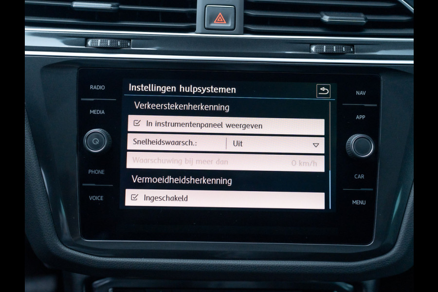 Volkswagen Tiguan 1.4 TSI 4Motion Highline | 1e eigenaar | Panodak | Camera | Keyless | LED | Elk. A-klep | Prijs Rijklaar!!