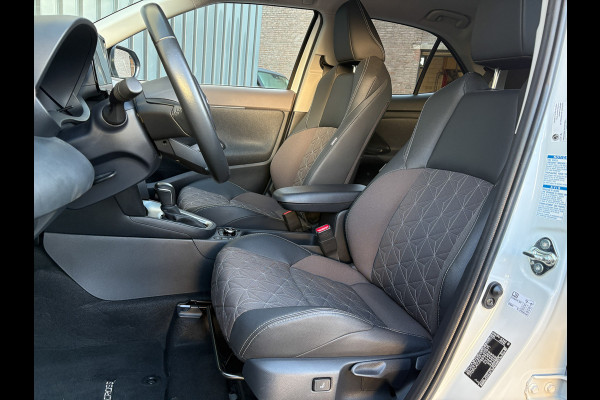 Toyota Yaris Cross 1.5 Hybrid Executive Bi-Tone | Head Up | BSM | Camera | Trekhaak afnb. | Stoelverw. | Keyless | Prijs Rijklaar!! Toyota Yaris Cross 1.5 Hybrid Executive Bi-Tone | Head Up | BSM | Camera | Trekhaak afnb. | Stoelverw. | Keyless | Prijs Rijklaar!!