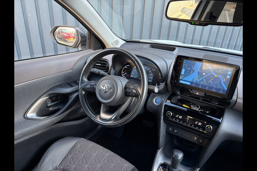 Toyota Yaris Cross 1.5 Hybrid Executive Bi-Tone | Head Up | BSM | Camera | Trekhaak afnb. | Stoelverw. | Keyless | Prijs Rijklaar!! Toyota Yaris Cross 1.5 Hybrid Executive Bi-Tone | Head Up | BSM | Camera | Trekhaak afnb. | Stoelverw. | Keyless | Prijs Rijklaar!!