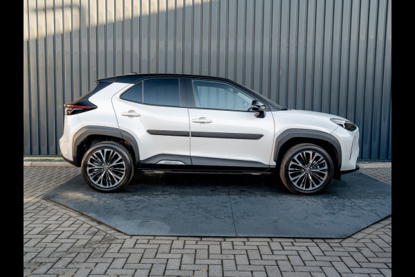 Toyota Yaris Cross 1.5 Hybrid Executive Bi-Tone | Head Up | BSM | Camera | Trekhaak afnb. | Stoelverw. | Keyless | Prijs Rijklaar!! Toyota Yaris Cross 1.5 Hybrid Executive Bi-Tone | Head Up | BSM | Camera | Trekhaak afnb. | Stoelverw. | Keyless | Prijs Rijklaar!!