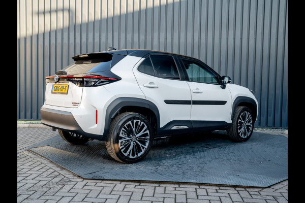 Toyota Yaris Cross 1.5 Hybrid Executive Bi-Tone | Head Up | BSM | Camera | Trekhaak afnb. | Stoelverw. | Keyless | Prijs Rijklaar!! Toyota Yaris Cross 1.5 Hybrid Executive Bi-Tone | Head Up | BSM | Camera | Trekhaak afnb. | Stoelverw. | Keyless | Prijs Rijklaar!!