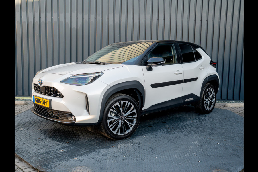 Toyota Yaris Cross 1.5 Hybrid Executive Bi-Tone | Head Up | BSM | Camera | Trekhaak afnb. | Stoelverw. | Keyless | Prijs Rijklaar!! Toyota Yaris Cross 1.5 Hybrid Executive Bi-Tone | Head Up | BSM | Camera | Trekhaak afnb. | Stoelverw. | Keyless | Prijs Rijklaar!!