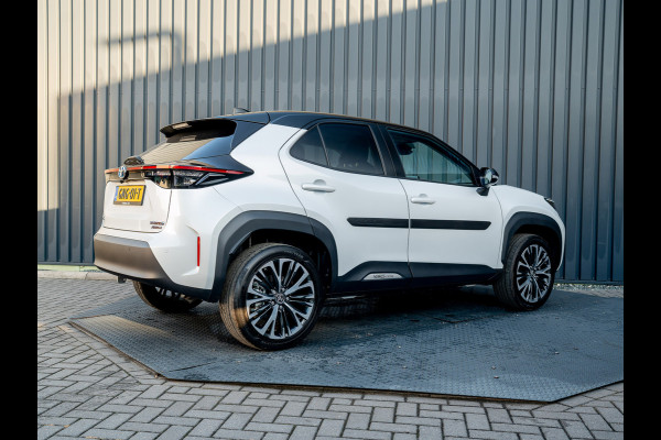 Toyota Yaris Cross 1.5 Hybrid Executive Bi-Tone | Head Up | BSM | Camera | Trekhaak afnb. | Stoelverw. | Keyless | Prijs Rijklaar!! Toyota Yaris Cross 1.5 Hybrid Executive Bi-Tone | Head Up | BSM | Camera | Trekhaak afnb. | Stoelverw. | Keyless | Prijs Rijklaar!!