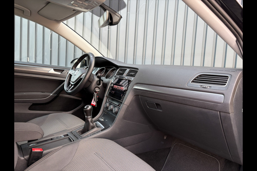 Volkswagen Golf 1.5 TSI 130Pk Comfortline Business | Adapt. Cr. | Climate Control | Parkeersensoren V&A | Prijs Rijklaar!! Volkswagen Golf 1.5 TSI 130Pk Comfortline Business | Adapt. Cr. | Climate Control | Parkeersensoren V&A | Prijs Rijklaar!!