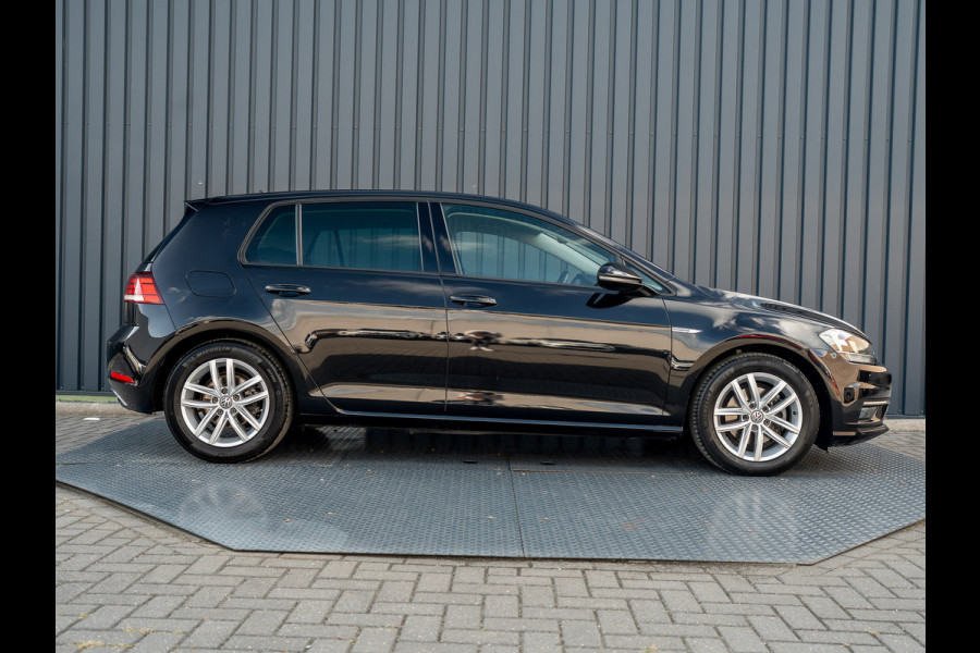 Volkswagen Golf 1.5 TSI 130Pk Comfortline Business | Adapt. Cr. | Climate Control | Parkeersensoren V&A | Prijs Rijklaar!! Volkswagen Golf 1.5 TSI 130Pk Comfortline Business | Adapt. Cr. | Climate Control | Parkeersensoren V&A | Prijs Rijklaar!!