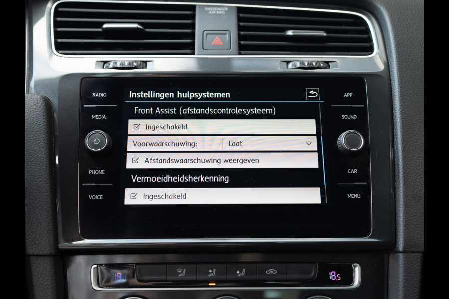 Volkswagen Golf 1.5 TSI 130Pk Comfortline Business | Adapt. Cr. | Climate Control | Parkeersensoren V&A | Prijs Rijklaar!! Volkswagen Golf 1.5 TSI 130Pk Comfortline Business | Adapt. Cr. | Climate Control | Parkeersensoren V&A | Prijs Rijklaar!!