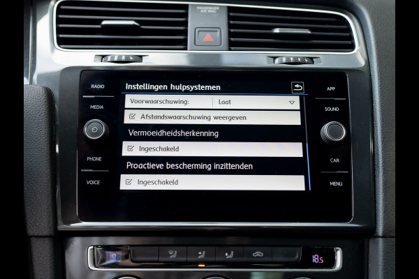 Volkswagen Golf 1.5 TSI 130Pk Comfortline Business | Adapt. Cr. | Climate Control | Parkeersensoren V&A | Prijs Rijklaar!! Volkswagen Golf 1.5 TSI 130Pk Comfortline Business | Adapt. Cr. | Climate Control | Parkeersensoren V&A | Prijs Rijklaar!!