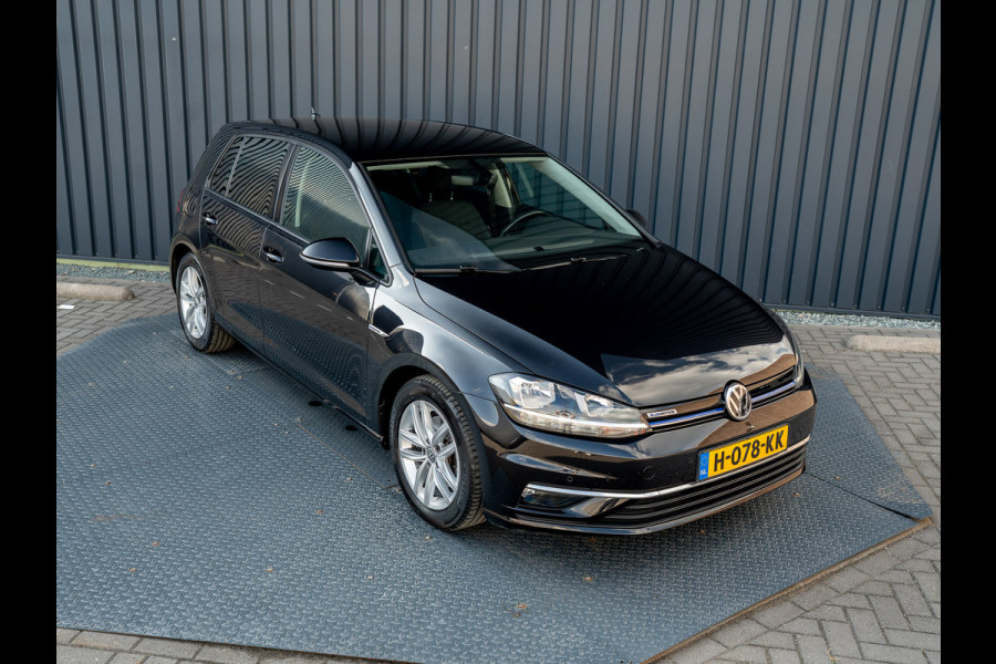 Volkswagen Golf 1.5 TSI 130Pk Comfortline Business | Adapt. Cr. | Climate Control | Parkeersensoren V&A | Prijs Rijklaar!! Volkswagen Golf 1.5 TSI 130Pk Comfortline Business | Adapt. Cr. | Climate Control | Parkeersensoren V&A | Prijs Rijklaar!!