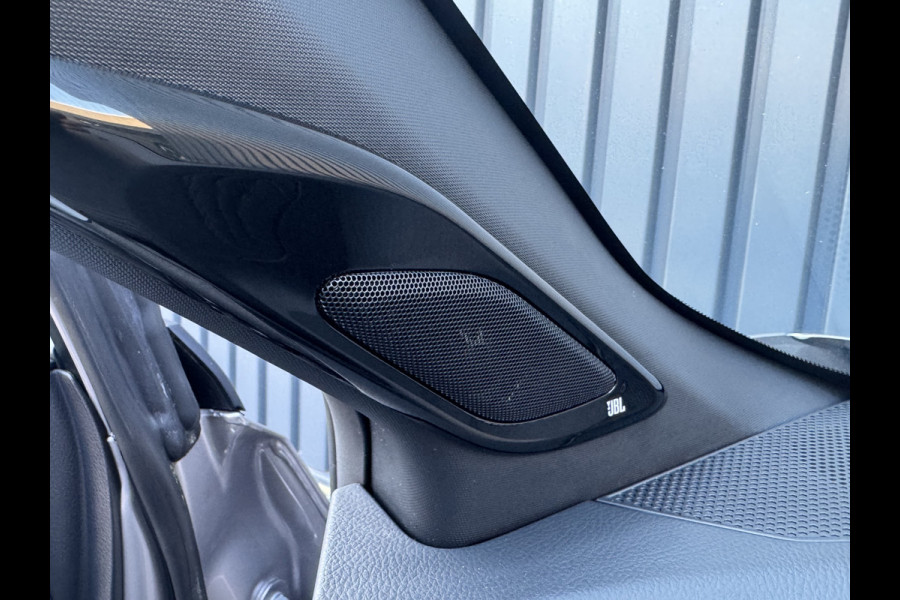 Toyota C-HR 2.0 Hybrid Executive / Bi tone | Leer/alcantara | JBL | LED | BSM | Rijklaar!!!