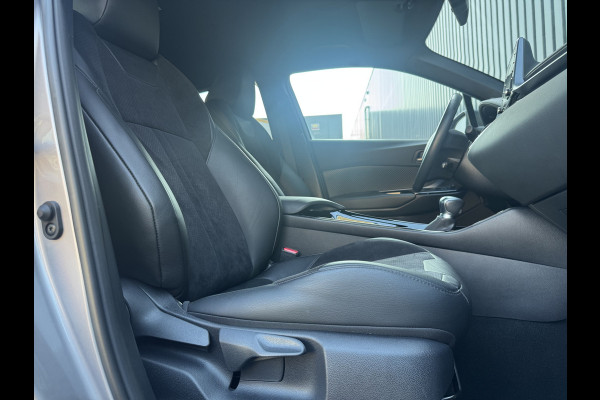 Toyota C-HR 2.0 Hybrid Executive / Bi tone | Leer/alcantara | JBL | LED | BSM | Rijklaar!!!