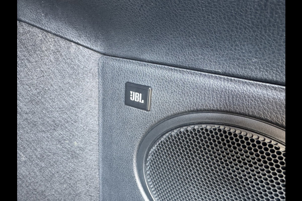 Toyota C-HR 2.0 Hybrid Executive / Bi tone | Leer/alcantara | JBL | LED | BSM | Rijklaar!!!