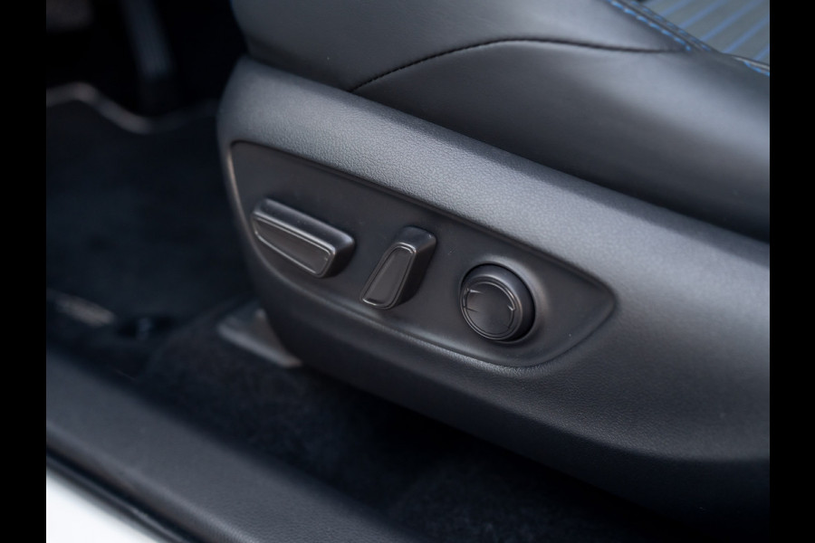 Toyota RAV4 2.5 Hybrid AWD Style/ Bi-Tone | Stoel & Stuur verw. | 19'' | Camera | Elk A-klep | Keyless | Prijs Rijklaar!!