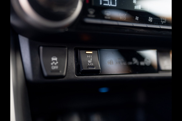 Toyota RAV4 2.5 Hybrid AWD Style/ Bi-Tone | Stoel & Stuur verw. | 19'' | Camera | Elk A-klep | Keyless | Prijs Rijklaar!!