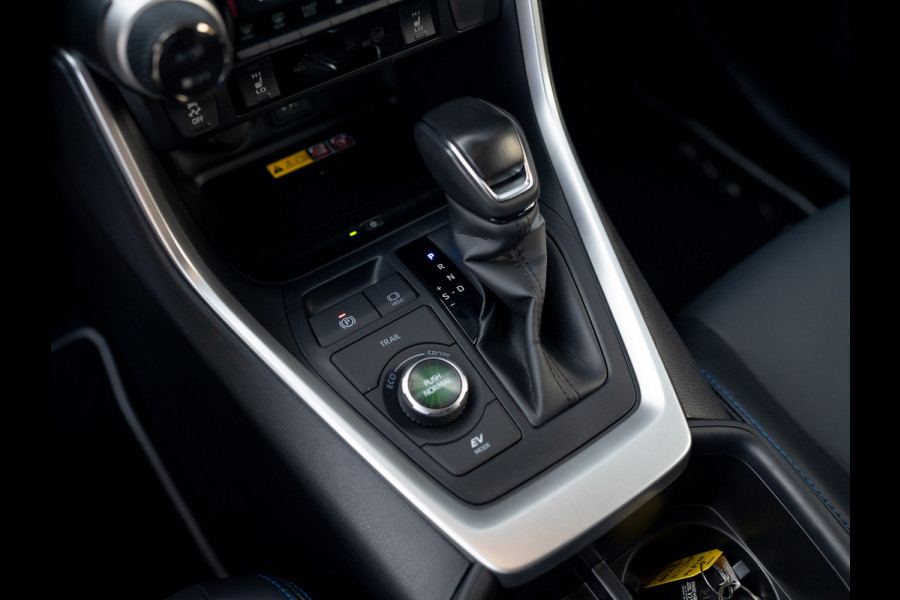 Toyota RAV4 2.5 Hybrid AWD Style/ Bi-Tone | Stoel & Stuur verw. | 19'' | Camera | Elk A-klep | Keyless | Prijs Rijklaar!!