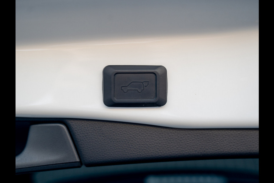 Toyota RAV4 2.5 Hybrid AWD Style/ Bi-Tone | Stoel & Stuur verw. | 19'' | Camera | Elk A-klep | Keyless | Prijs Rijklaar!!