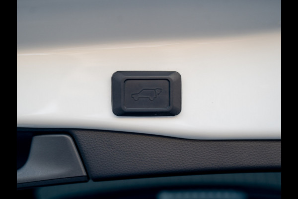 Toyota RAV4 2.5 Hybrid AWD Style/ Bi-Tone | Stoel & Stuur verw. | 19'' | Camera | Elk A-klep | Keyless | Prijs Rijklaar!!