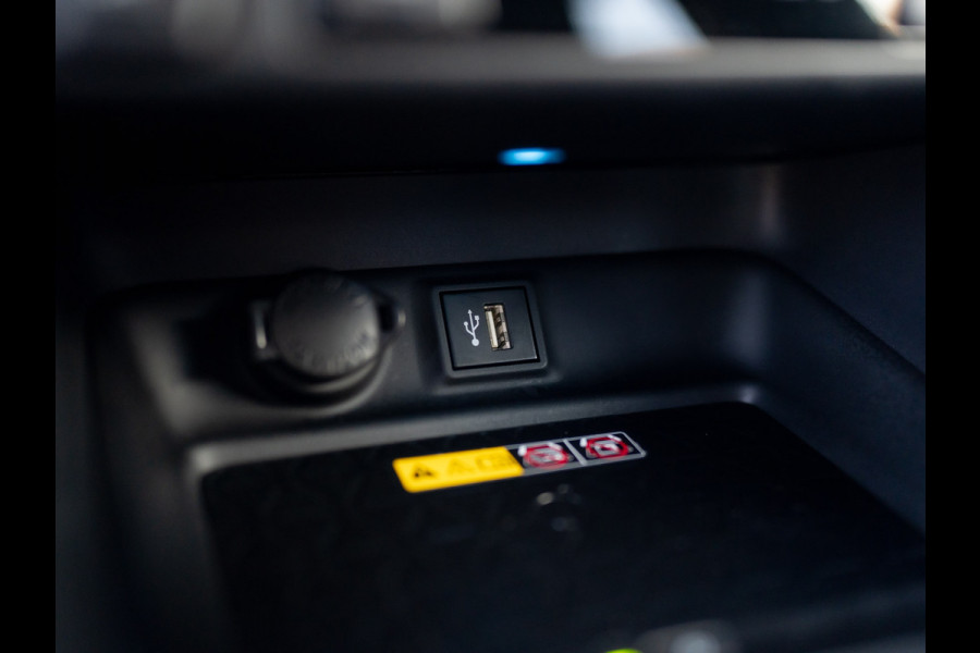 Toyota RAV4 2.5 Hybrid AWD Style/ Bi-Tone | Stoel & Stuur verw. | 19'' | Camera | Elk A-klep | Keyless | Prijs Rijklaar!!