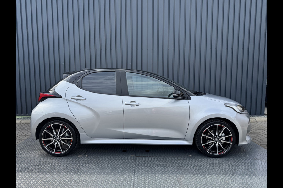 Toyota Yaris 1.5 Hybrid 130 GR Sport / Bi tone | 7.200 km | 1ste particuliere eigenaar | Rijklaar!! Toyota Yaris 1.5 Hybrid 130 GR Sport / Bi tone | 7.200 km | 1ste particuliere eigenaar | Rijklaar!!