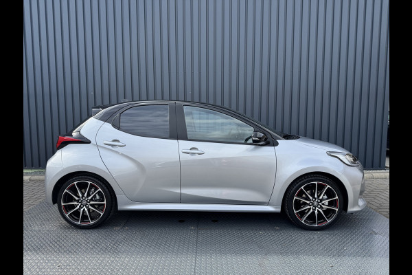 Toyota Yaris 1.5 Hybrid 130 GR Sport / Bi tone | 7.200 km | 1ste particuliere eigenaar | Rijklaar!! Toyota Yaris 1.5 Hybrid 130 GR Sport / Bi tone | 7.200 km | 1ste particuliere eigenaar | Rijklaar!!