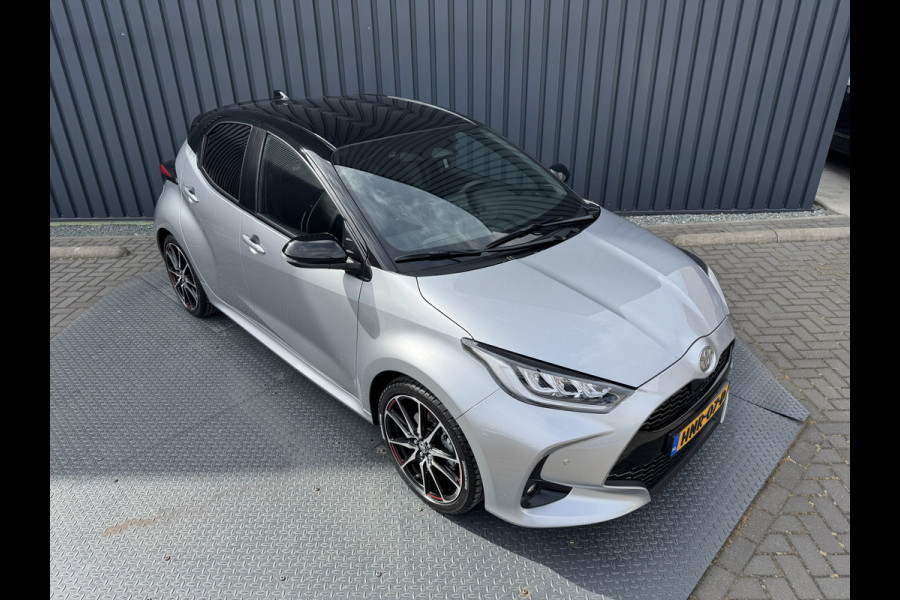 Toyota Yaris 1.5 Hybrid 130 GR Sport / Bi tone | 7.200 km | 1ste particuliere eigenaar | Rijklaar!! Toyota Yaris 1.5 Hybrid 130 GR Sport / Bi tone | 7.200 km | 1ste particuliere eigenaar | Rijklaar!!