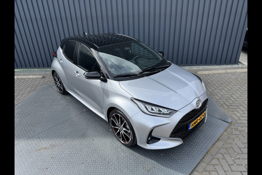 Toyota Yaris 1.5 Hybrid 130 GR Sport / Bi tone | 7.200 km | 1ste particuliere eigenaar | Rijklaar!! Toyota Yaris 1.5 Hybrid 130 GR Sport / Bi tone | 7.200 km | 1ste particuliere eigenaar | Rijklaar!!