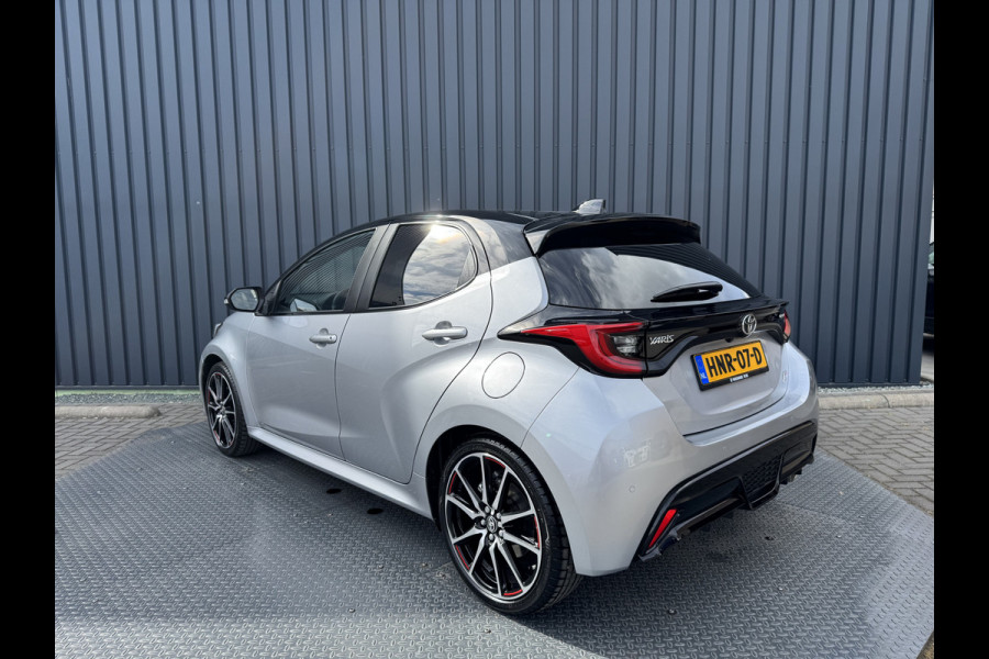 Toyota Yaris 1.5 Hybrid 130 GR Sport / Bi tone | 7.200 km | 1ste particuliere eigenaar | Rijklaar!! Toyota Yaris 1.5 Hybrid 130 GR Sport / Bi tone | 7.200 km | 1ste particuliere eigenaar | Rijklaar!!