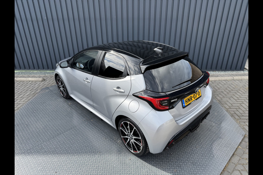 Toyota Yaris 1.5 Hybrid 130 GR Sport / Bi tone | 7.200 km | 1ste particuliere eigenaar | Rijklaar!! Toyota Yaris 1.5 Hybrid 130 GR Sport / Bi tone | 7.200 km | 1ste particuliere eigenaar | Rijklaar!!