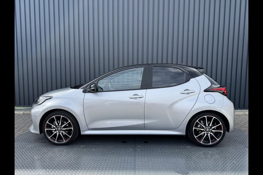 Toyota Yaris 1.5 Hybrid 130 GR Sport / Bi tone | 7.200 km | 1ste particuliere eigenaar | Rijklaar!! Toyota Yaris 1.5 Hybrid 130 GR Sport / Bi tone | 7.200 km | 1ste particuliere eigenaar | Rijklaar!!