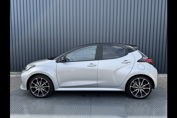 Toyota Yaris 1.5 Hybrid 130 GR Sport / Bi tone | 7.200 km | 1ste particuliere eigenaar | Rijklaar!! Toyota Yaris 1.5 Hybrid 130 GR Sport / Bi tone | 7.200 km | 1ste particuliere eigenaar | Rijklaar!!