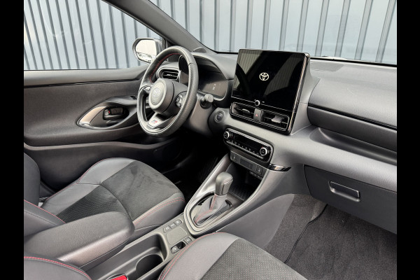 Toyota Yaris 1.5 Hybrid 130 GR Sport / Bi tone | 7.200 km | 1ste particuliere eigenaar | Rijklaar!! Toyota Yaris 1.5 Hybrid 130 GR Sport / Bi tone | 7.200 km | 1ste particuliere eigenaar | Rijklaar!!