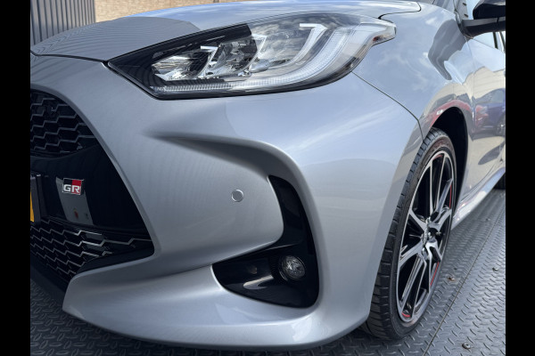 Toyota Yaris 1.5 Hybrid 130 GR Sport / Bi tone | 7.200 km | 1ste particuliere eigenaar | Rijklaar!! Toyota Yaris 1.5 Hybrid 130 GR Sport / Bi tone | 7.200 km | 1ste particuliere eigenaar | Rijklaar!!
