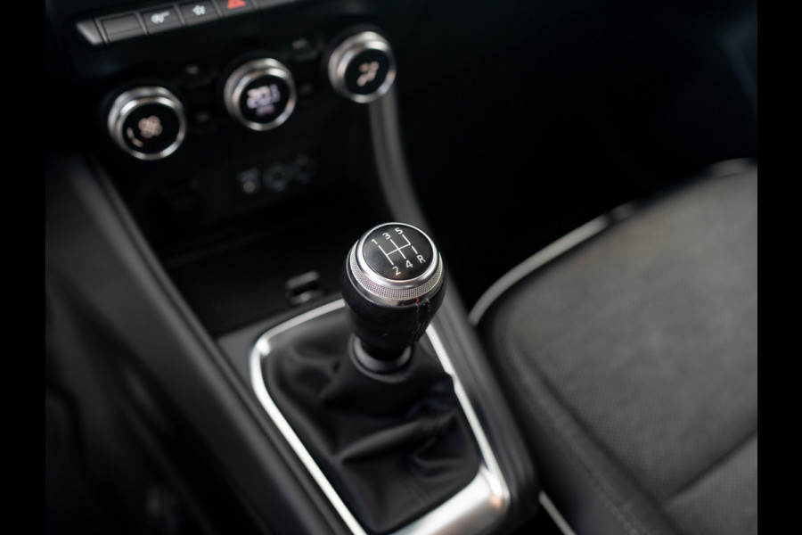 Renault Captur 1.0 TCe 100 Intens | Navi | Apple Carplay/ Android Auto | Prijs Rijklaar!! Renault Captur 1.0 TCe 100 Intens | Navi | Apple Carplay/ Android Auto | Prijs Rijklaar!!