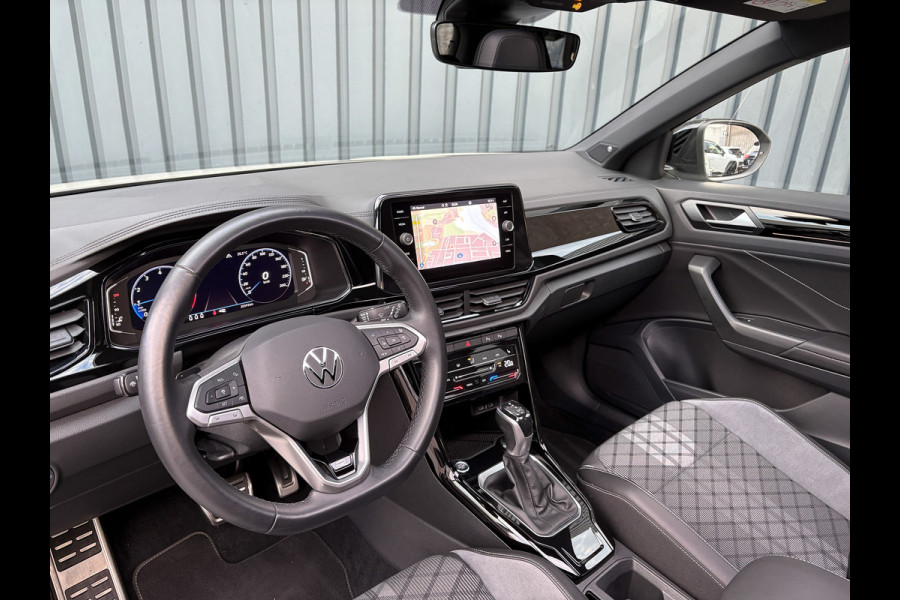 Volkswagen T-Roc 1.5 TSI R-Line Business | Panodak | Beats | Keyless | Trekhaak afnb | IQ Light | Side Assist | Prijs Rijklaar!! Volkswagen T-Roc 1.5 TSI R-Line Business | Panodak | Beats | Keyless | Trekhaak afnb | IQ Light | Side Assist | Prijs Rijklaar!!