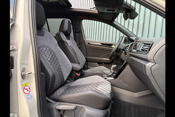Volkswagen T-Roc 1.5 TSI R-Line Business | Panodak | Beats | Keyless | Trekhaak afnb | IQ Light | Side Assist | Prijs Rijklaar!! Volkswagen T-Roc 1.5 TSI R-Line Business | Panodak | Beats | Keyless | Trekhaak afnb | IQ Light | Side Assist | Prijs Rijklaar!!