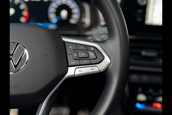 Volkswagen T-Roc 1.5 TSI R-Line Business | Panodak | Beats | Keyless | Trekhaak afnb | IQ Light | Side Assist | Prijs Rijklaar!! Volkswagen T-Roc 1.5 TSI R-Line Business | Panodak | Beats | Keyless | Trekhaak afnb | IQ Light | Side Assist | Prijs Rijklaar!!