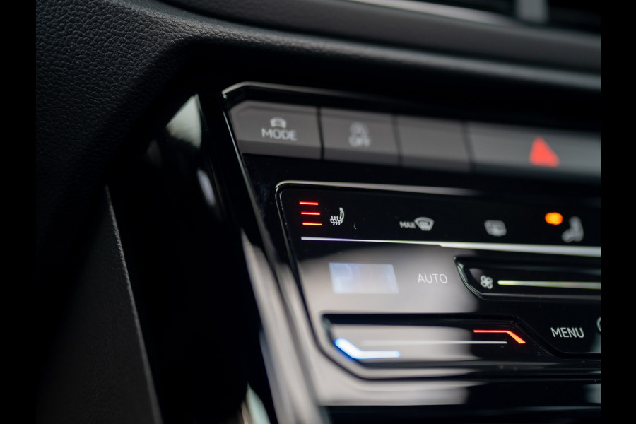 Volkswagen T-Roc 1.5 TSI R-Line Business | Panodak | Beats | Keyless | Trekhaak afnb | IQ Light | Side Assist | Prijs Rijklaar!! Volkswagen T-Roc 1.5 TSI R-Line Business | Panodak | Beats | Keyless | Trekhaak afnb | IQ Light | Side Assist | Prijs Rijklaar!!
