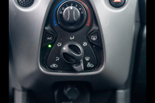 Peugeot 108 1.0 e-VTi Active | Camera | Navi | Airco | Bluetooth | Prijs Rijklaar!! Peugeot 108 1.0 e-VTi Active | Camera | Navi | Airco | Bluetooth | Prijs Rijklaar!!