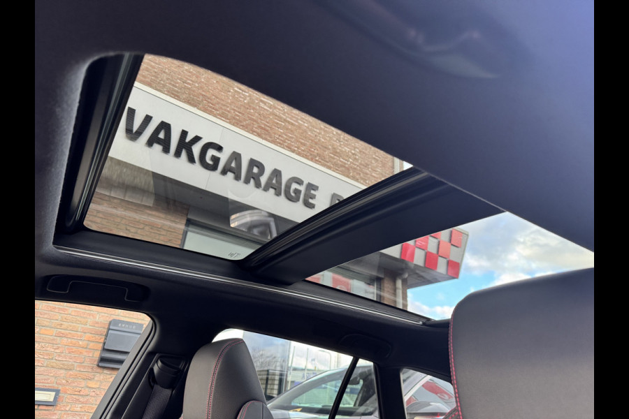 Toyota Corolla Touring Sports 2.0 Hybrid Executive / Bi tone | Pano schuif- kantel dak | JBL | Head-up | Sport stoelen | Rijklaar!!! Toyota Corolla Touring Sports 2.0 Hybrid Executive / Bi tone | Pano schuif- kantel dak | JBL | Head-up | Sport stoelen | Rijklaar!!!