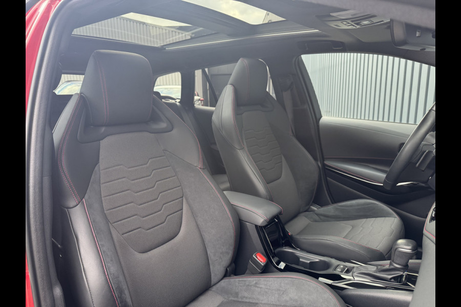 Toyota Corolla Touring Sports 2.0 Hybrid Executive / Bi tone | Pano schuif- kantel dak | JBL | Head-up | Sport stoelen | Rijklaar!!! Toyota Corolla Touring Sports 2.0 Hybrid Executive / Bi tone | Pano schuif- kantel dak | JBL | Head-up | Sport stoelen | Rijklaar!!!
