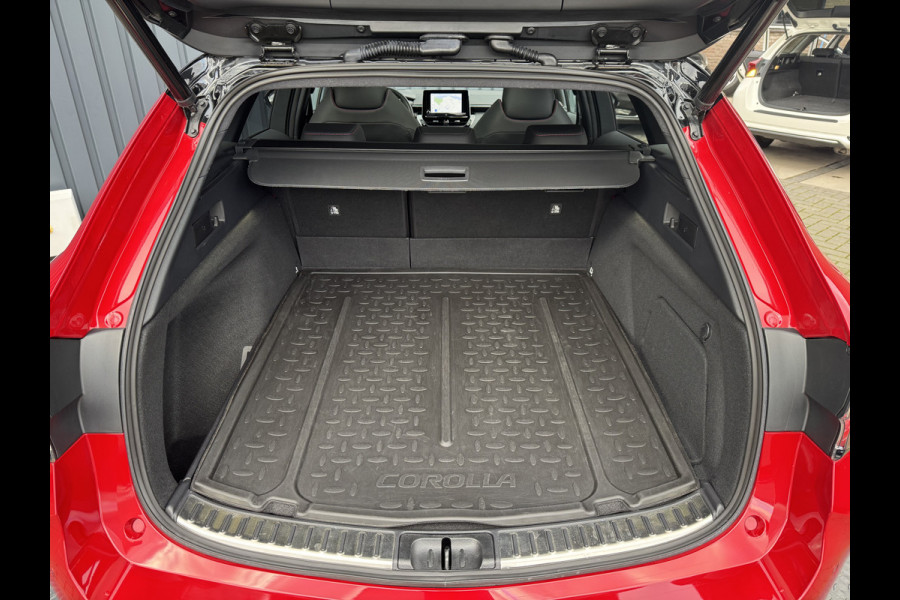 Toyota Corolla Touring Sports 2.0 Hybrid Executive / Bi tone | Pano schuif- kantel dak | JBL | Head-up | Sport stoelen | Rijklaar!!! Toyota Corolla Touring Sports 2.0 Hybrid Executive / Bi tone | Pano schuif- kantel dak | JBL | Head-up | Sport stoelen | Rijklaar!!!