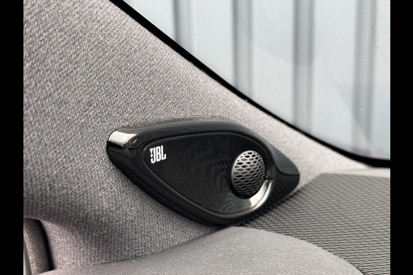 Toyota Corolla Touring Sports 2.0 Hybrid Executive / Bi tone | Pano schuif- kantel dak | JBL | Head-up | Sport stoelen | Rijklaar!!! Toyota Corolla Touring Sports 2.0 Hybrid Executive / Bi tone | Pano schuif- kantel dak | JBL | Head-up | Sport stoelen | Rijklaar!!!