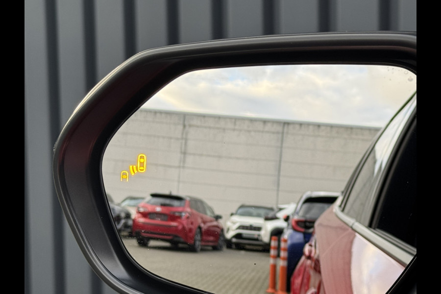 Toyota Corolla Touring Sports 2.0 Hybrid Executive / Bi tone | Pano schuif- kantel dak | JBL | Head-up | Sport stoelen | Rijklaar!!! Toyota Corolla Touring Sports 2.0 Hybrid Executive / Bi tone | Pano schuif- kantel dak | JBL | Head-up | Sport stoelen | Rijklaar!!!