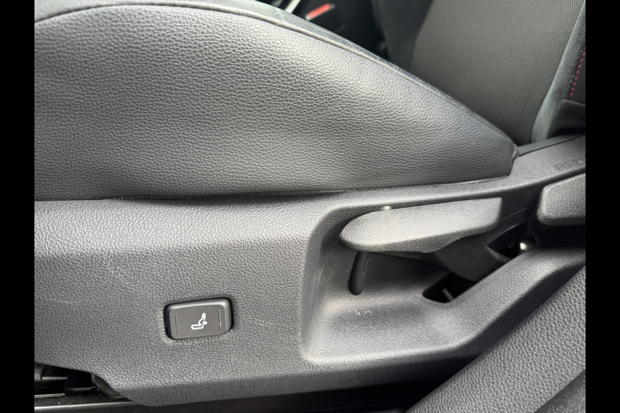 Toyota Corolla Touring Sports 2.0 Hybrid Executive / Bi tone | Pano schuif- kantel dak | JBL | Head-up | Sport stoelen | Rijklaar!!! Toyota Corolla Touring Sports 2.0 Hybrid Executive / Bi tone | Pano schuif- kantel dak | JBL | Head-up | Sport stoelen | Rijklaar!!!