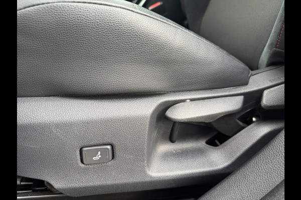 Toyota Corolla Touring Sports 2.0 Hybrid Executive / Bi tone | Pano schuif- kantel dak | JBL | Head-up | Sport stoelen | Rijklaar!!! Toyota Corolla Touring Sports 2.0 Hybrid Executive / Bi tone | Pano schuif- kantel dak | JBL | Head-up | Sport stoelen | Rijklaar!!!