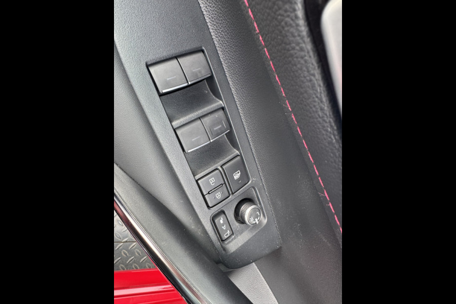 Toyota Corolla Touring Sports 2.0 Hybrid Executive / Bi tone | Pano schuif- kantel dak | JBL | Head-up | Sport stoelen | Rijklaar!!! Toyota Corolla Touring Sports 2.0 Hybrid Executive / Bi tone | Pano schuif- kantel dak | JBL | Head-up | Sport stoelen | Rijklaar!!!