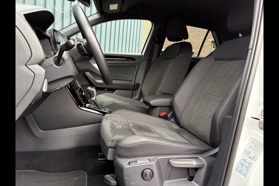 Volkswagen T-Roc 1.5 TSI 150Pk R-Line Business | Black Style | Keyless | IQ Light | 19'' | Trekhaak afnb. | Camera | Side Assist | Prijs Rijklaar!! Volkswagen T-Roc 1.5 TSI 150Pk R-Line Business | Black Style | Keyless | IQ Light | 19'' | Trekhaak afnb. | Camera | Side Assist | Prijs Rijklaar!!