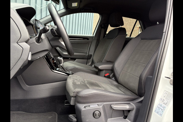 Volkswagen T-Roc 1.5 TSI 150Pk R-Line Business | Black Style | Keyless | IQ Light | 19'' | Trekhaak afnb. | Camera | Side Assist | Prijs Rijklaar!! Volkswagen T-Roc 1.5 TSI 150Pk R-Line Business | Black Style | Keyless | IQ Light | 19'' | Trekhaak afnb. | Camera | Side Assist | Prijs Rijklaar!!